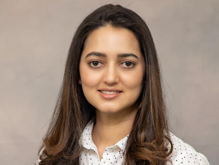 photo of Aqsa Khan, MD